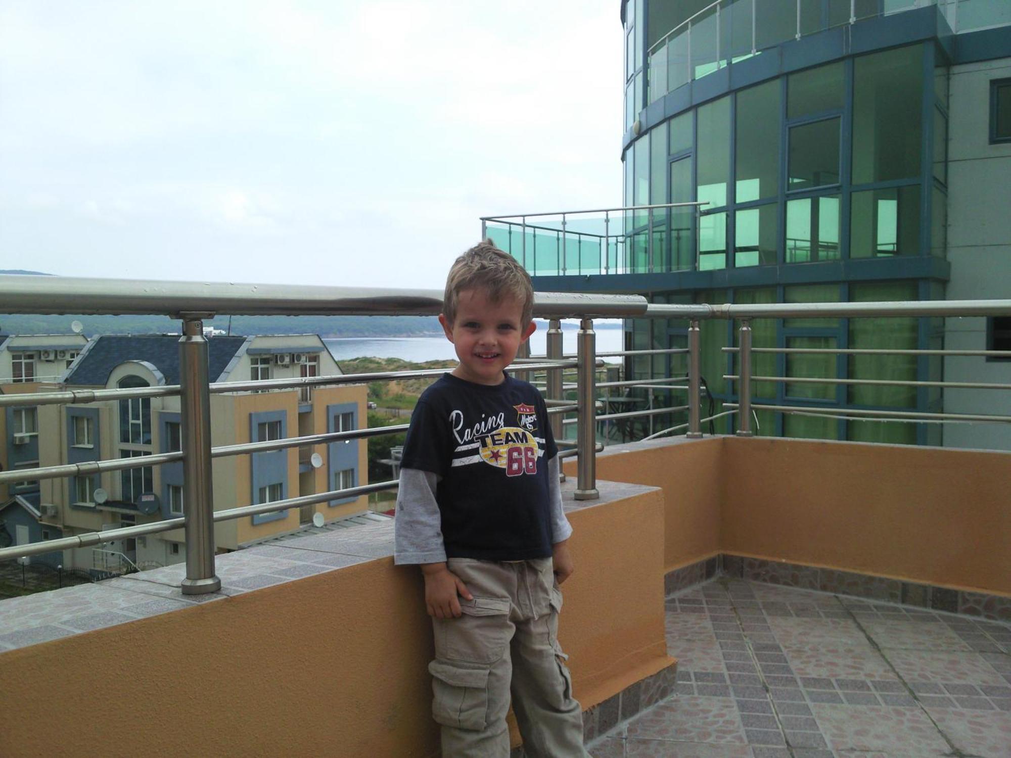 Hotel Venecia Primorsko Dış mekan fotoğraf
