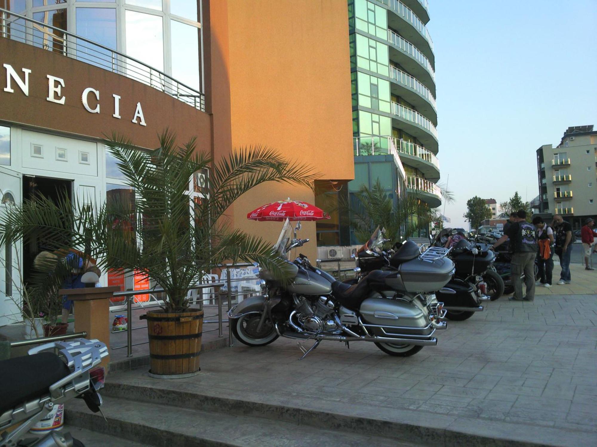 Hotel Venecia Primorsko Dış mekan fotoğraf
